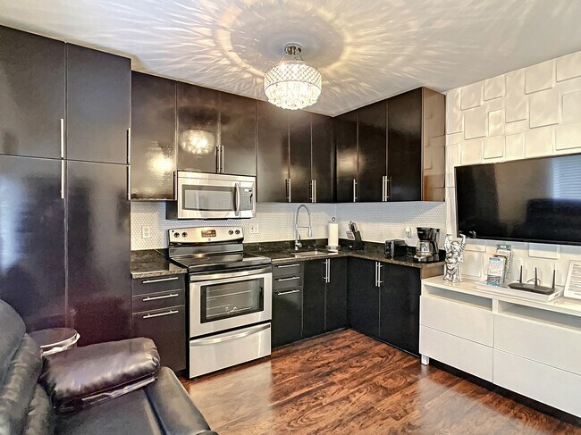 Fully Equipped Kitchen - 2700 SW 36th Ave