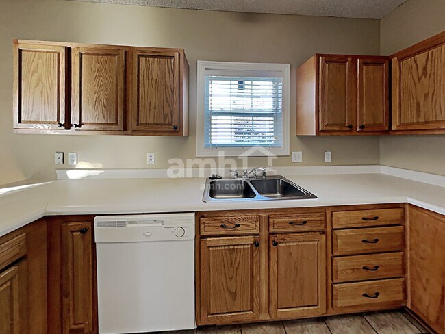 Building Photo - 19555 Landrum Circle