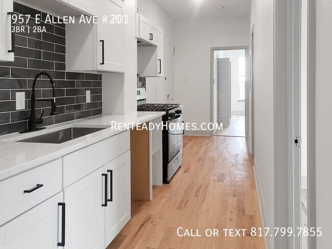 Foto del edificio - 957 E Allen Ave