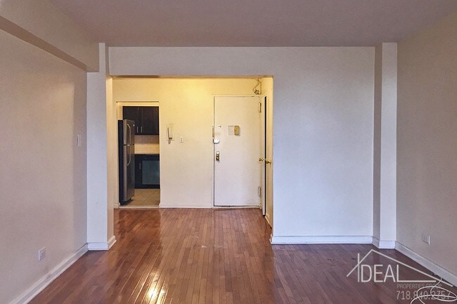 Building Photo - 1633 Rockaway Pky