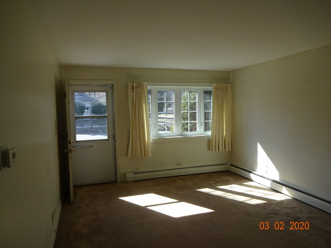 240 W Quincy St, Westmont, IL 60559 Apartments Westmont, IL