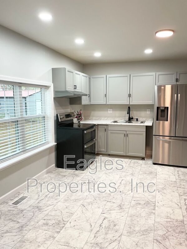 Foto del edificio - 104 Lane St