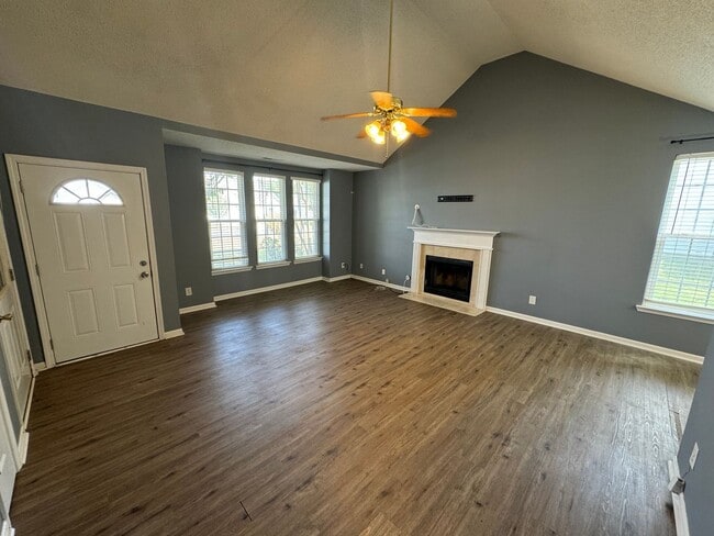 Building Photo - Nice 3/2 House in West Rome- $1,595