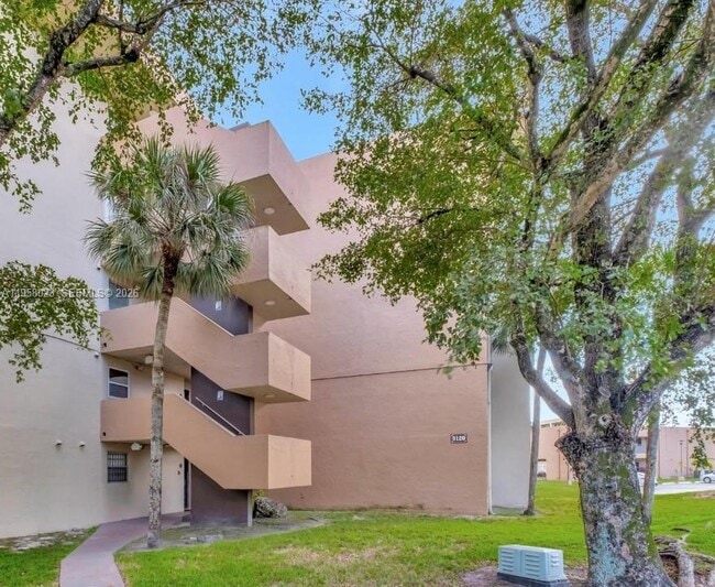 Foto del edificio - 9120 Fontainebleau Blvd