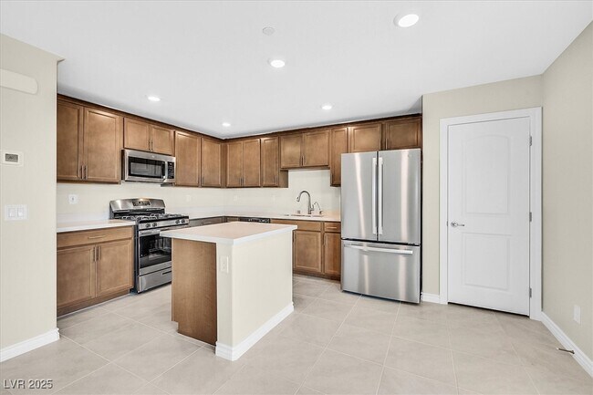 Foto del edificio - 366 Rosefinch St