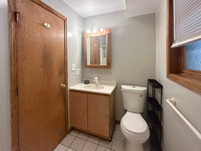 Building Photo - 2708 W 37th Plz