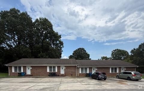 Building Photo - 3911 Archdale Rd