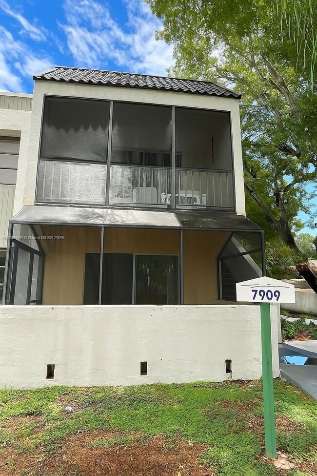 Building Photo - 7909 SW 104th St