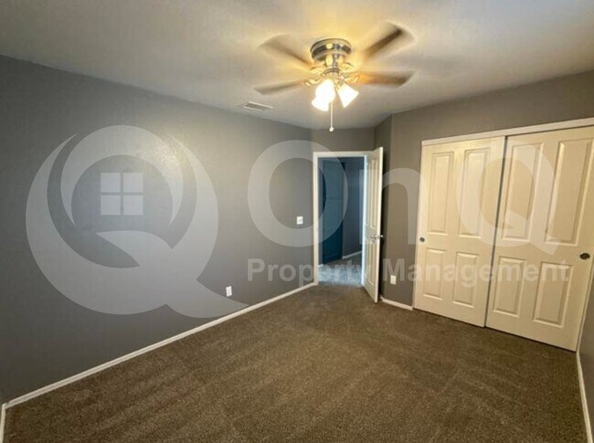 Foto del edificio - 9041 W Caribbean Ln