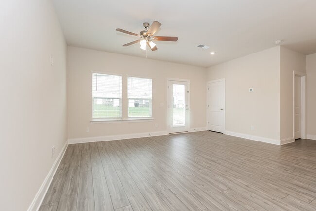 Building Photo - 1709 Tahoma Dr
