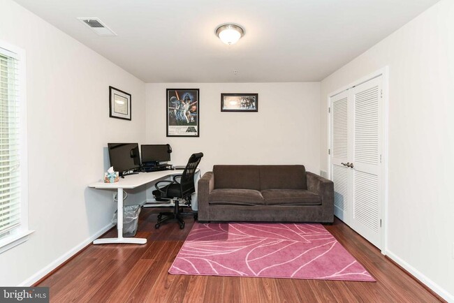 Foto del edificio - 3125 Blue Barn Way