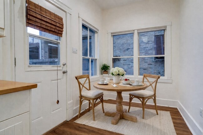 Building Photo - 936 Columbia St