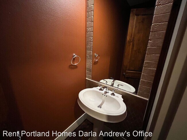 Building Photo - 2 br, 2.5 bath House - 10332 SW Windwood Way