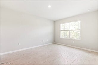 Building Photo - 2605 33rd St W