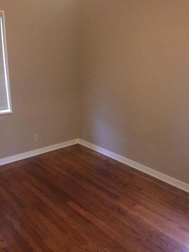 Foto del edificio - 1215 Sheridan Way