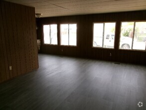 Building Photo - 2460 S Mobile Dr