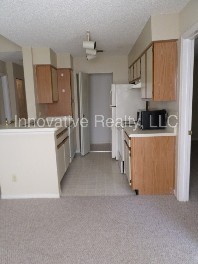 Building Photo - 1081 S Hiawassee Rd