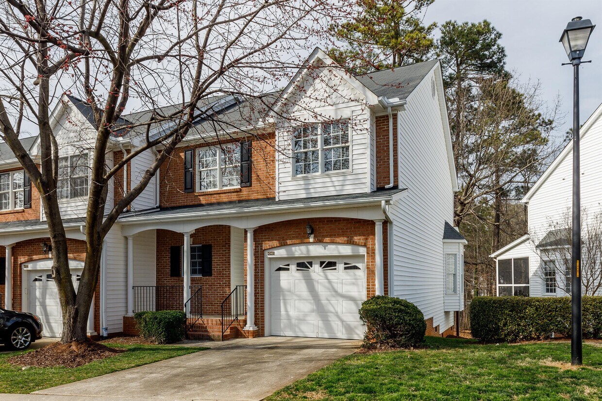 Primary Photo - 4540 Mistiflower Dr