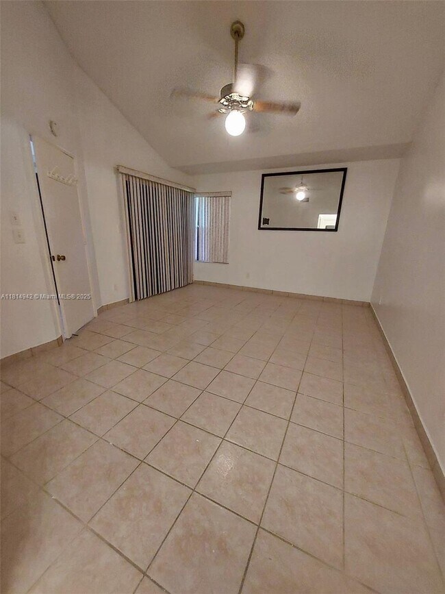 Building Photo - 3791 Collinwood Ln