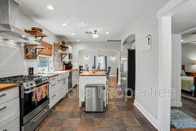 Foto del edificio - 724 E Portland St