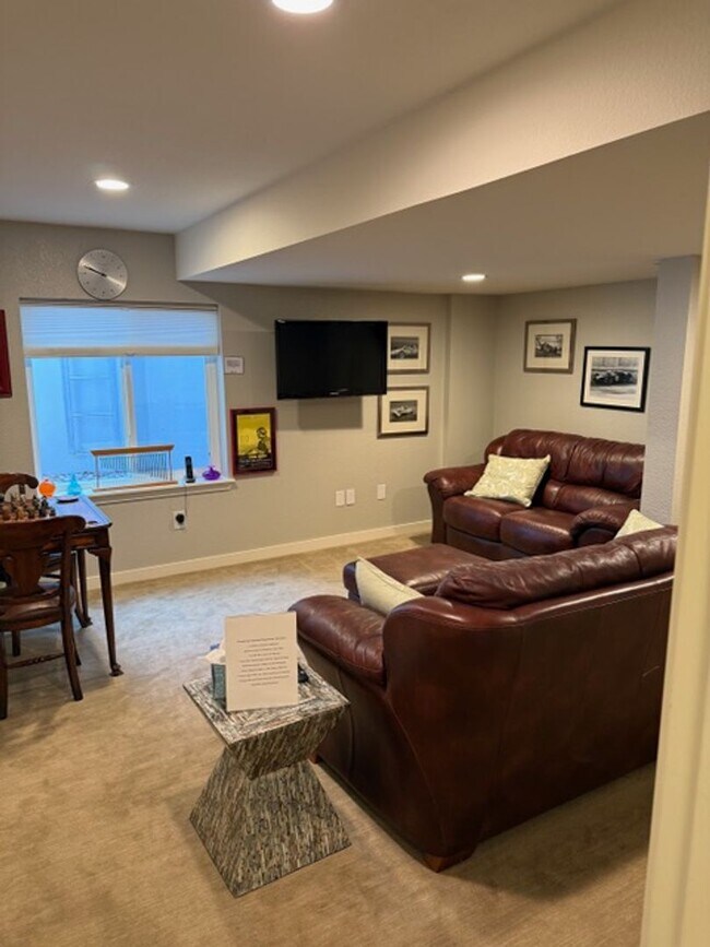 Foto del edificio - Studio with Den in Private Arvada Home