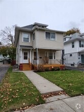 Building Photo - 110 Elmdorf Ave
