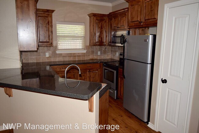 Foto del edificio - 3 br, 2 bath House - 943 RedBud
