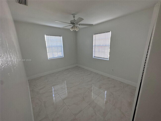 Foto del edificio - 1220 NW 53rd St