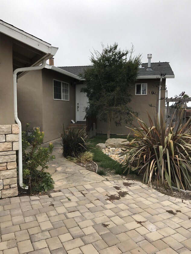 Primary Photo - 494 Marsan Ct