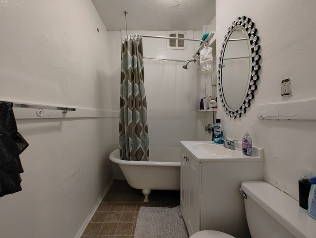 Foto del edificio - 463 Park Dr