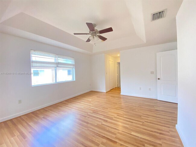 Foto del edificio - 17037 SW 39th St