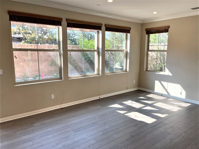 Foto del edificio - Gorgeous 3 bedroom home In the heart of Ir...