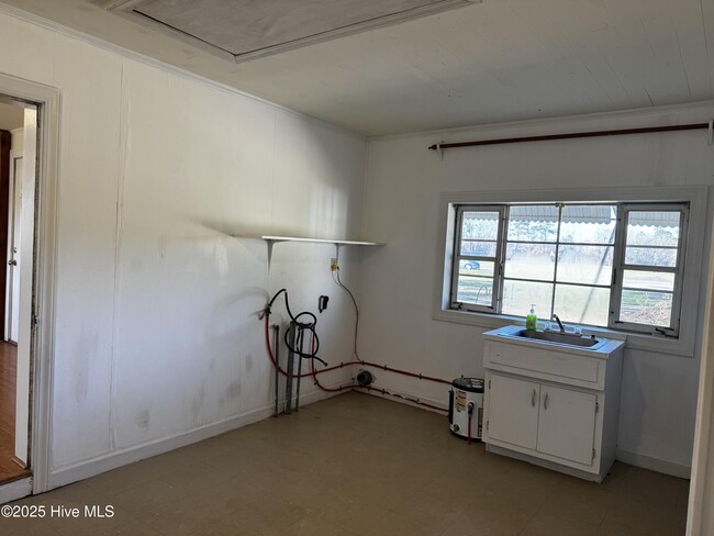 Building Photo - 5970 US-17