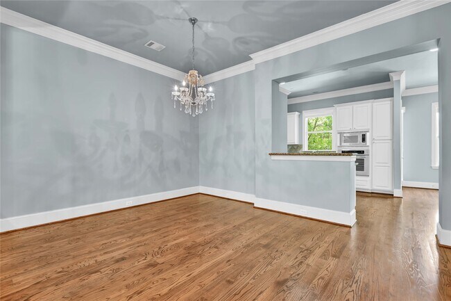 Foto del edificio - 4631 Regent Manor Dr