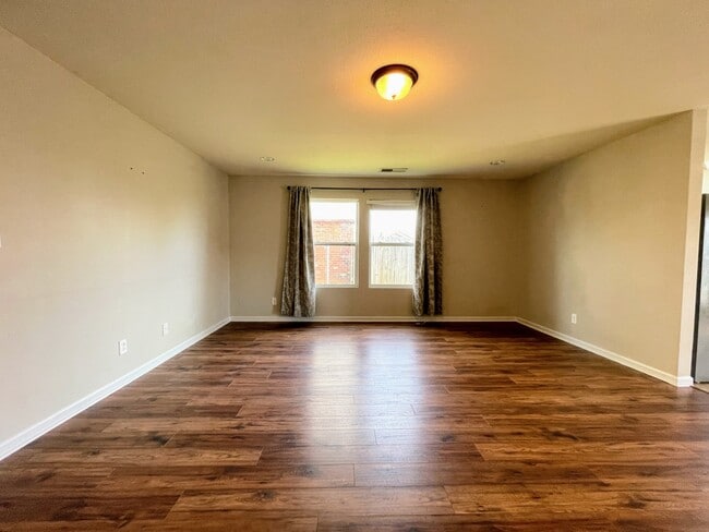 Foto del edificio - 3412 Castlecreek Dr SW