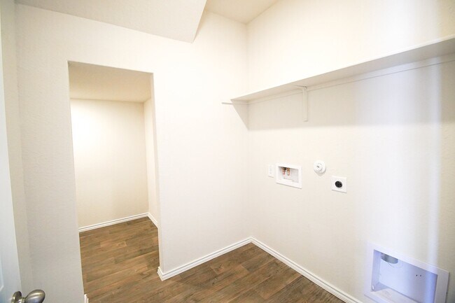 Foto del edificio - 472 Desert Willow