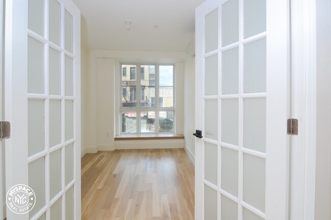 Foto del edificio - 830 St Johns Pl