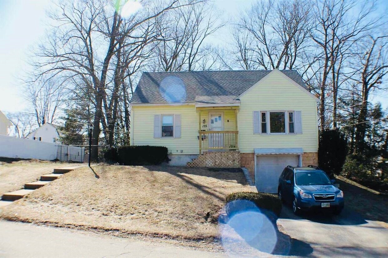 175 Peak St, Manchester, NH 03104 House for Rent in Manchester, NH