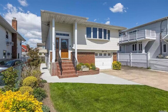 Building Photo - 36 2nd Ave