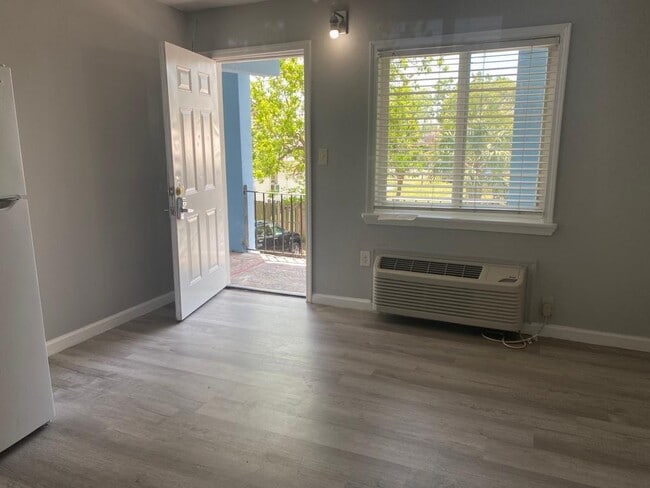 Photo - 403 14th Ave S Apartment