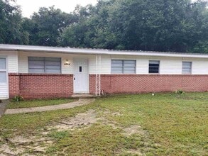 Building Photo - 6504 Julia Dr