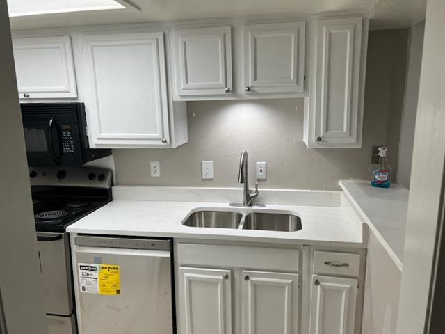 Foto del edificio - 12802 Midway Rd