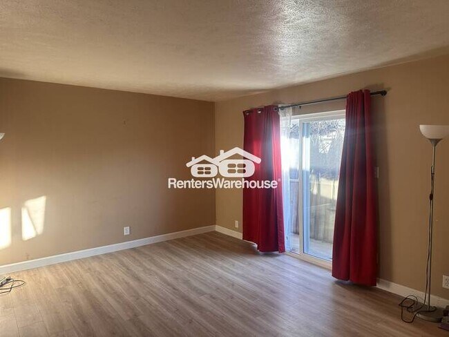 Foto del edificio - Oak Lawn Condo Ready For You To Call Home