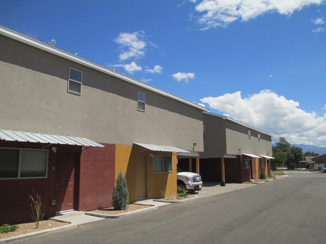 Alicia North Valley Townhomes Apartments - Albuquerque, NM | Apartments.com