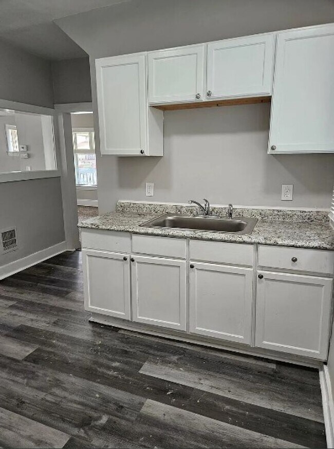 Foto del edificio - 4-Bed Family Oasis: Your Next Home Awaits!