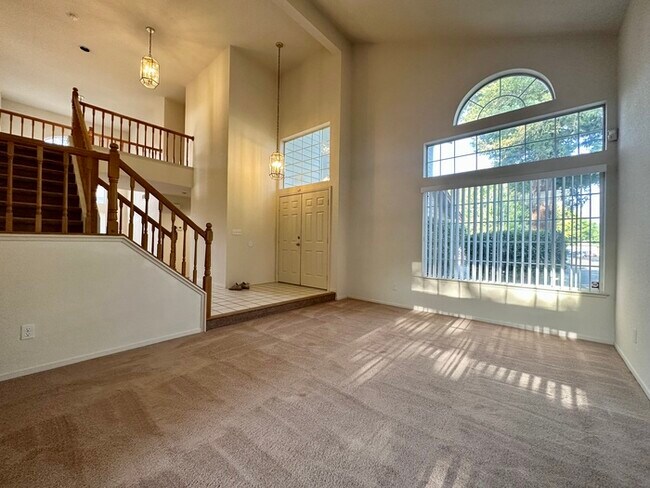 Foto del edificio - Beautiful 5 bedroom, 3 bathroom house in A...