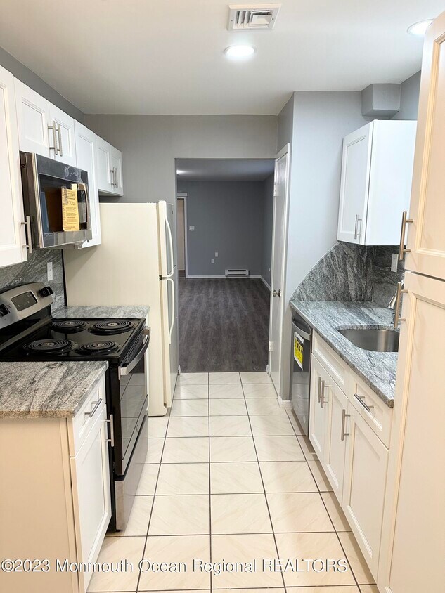 Primary Photo - 150 Amberly Dr