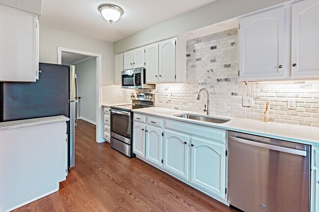 Foto del edificio - 3 bedroom, 2.5 bath in Mendenhall Village