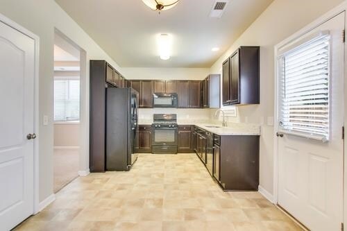 Building Photo - 2240 Bonny Glen Cir