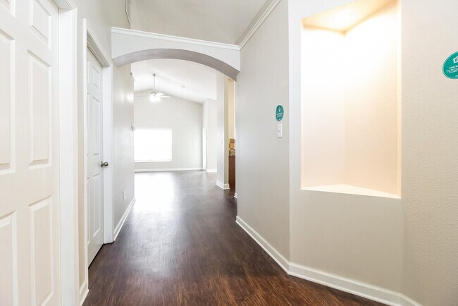 Foto del edificio - 948 Delfino Pl